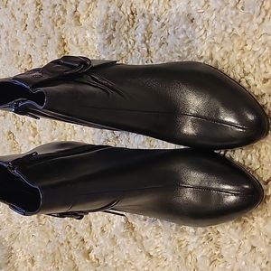 Marc Fisher Black Leather Bootie Size 7.5